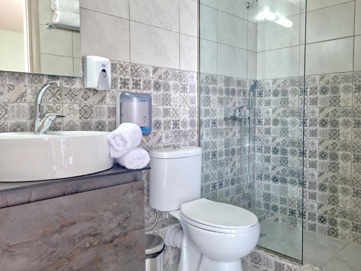 Epipleon Luxury Suites -102- Δωμάτιο 45Τμ Με Βεράντα 35Τμ Μπροστά Στη Θάλασσα Nafpaktos Buitenkant foto