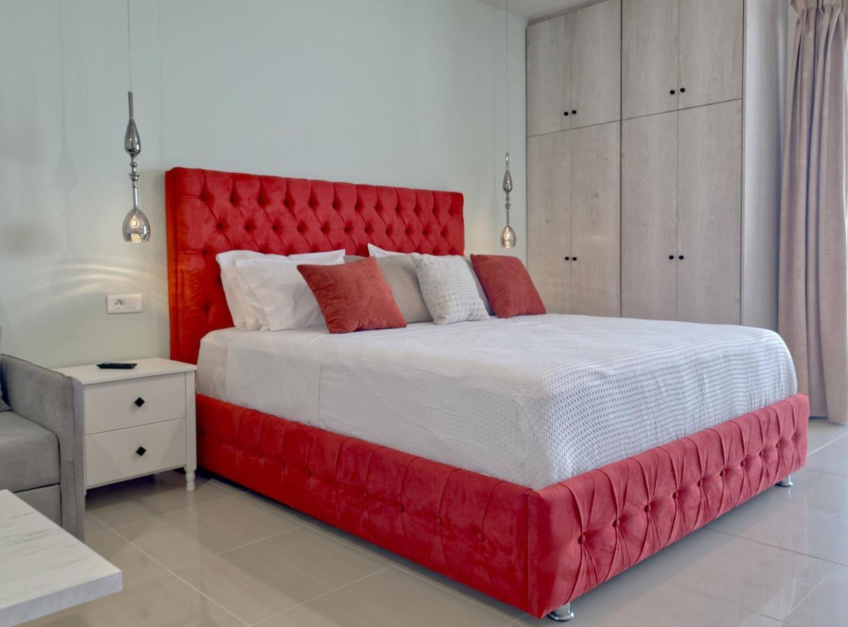 Epipleon Luxury Suites -102- Δωμάτιο 45Τμ Με Βεράντα 35Τμ Μπροστά Στη Θάλασσα Nafpaktos Buitenkant foto