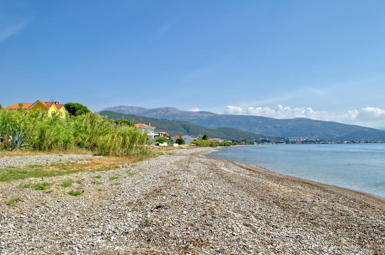 Epipleon Luxury Suites -102- Δωμάτιο 45Τμ Με Βεράντα 35Τμ Μπροστά Στη Θάλασσα Nafpaktos Buitenkant foto