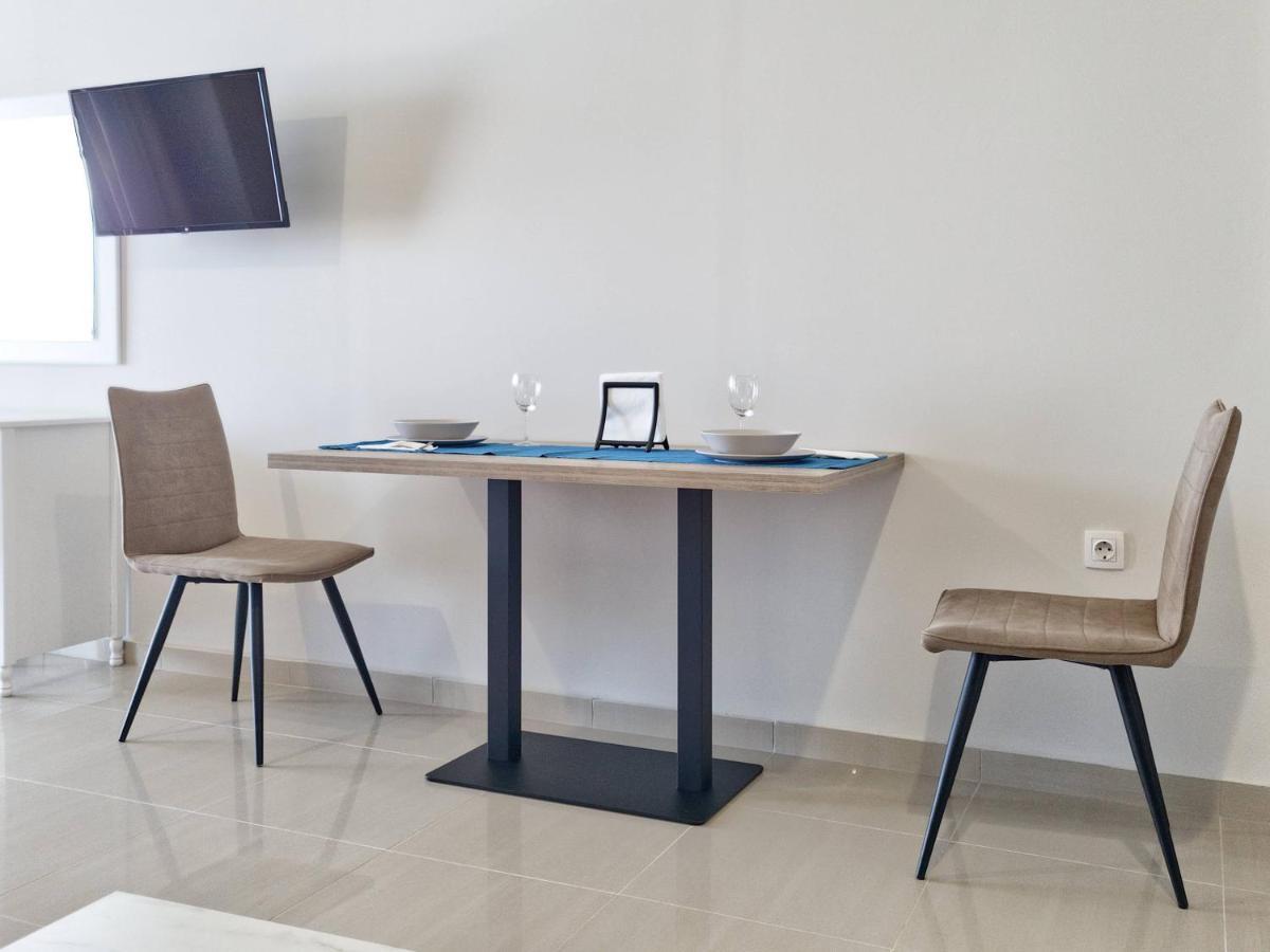 Epipleon Luxury Suites -102- Δωμάτιο 45Τμ Με Βεράντα 35Τμ Μπροστά Στη Θάλασσα Nafpaktos Buitenkant foto